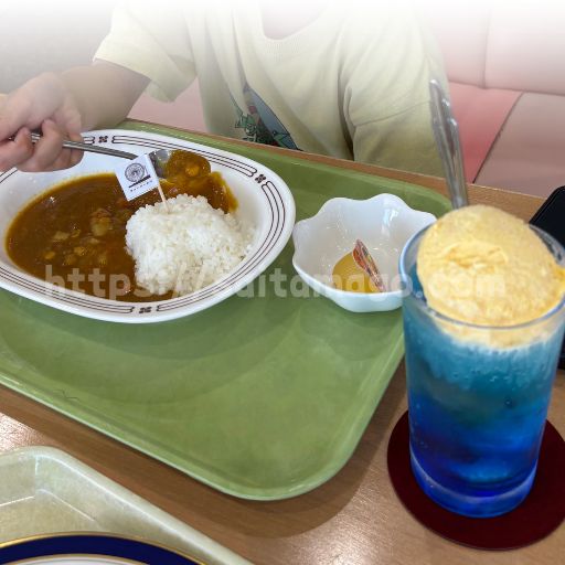 かわはくのレストランキッズカレーと荒川ソーダ